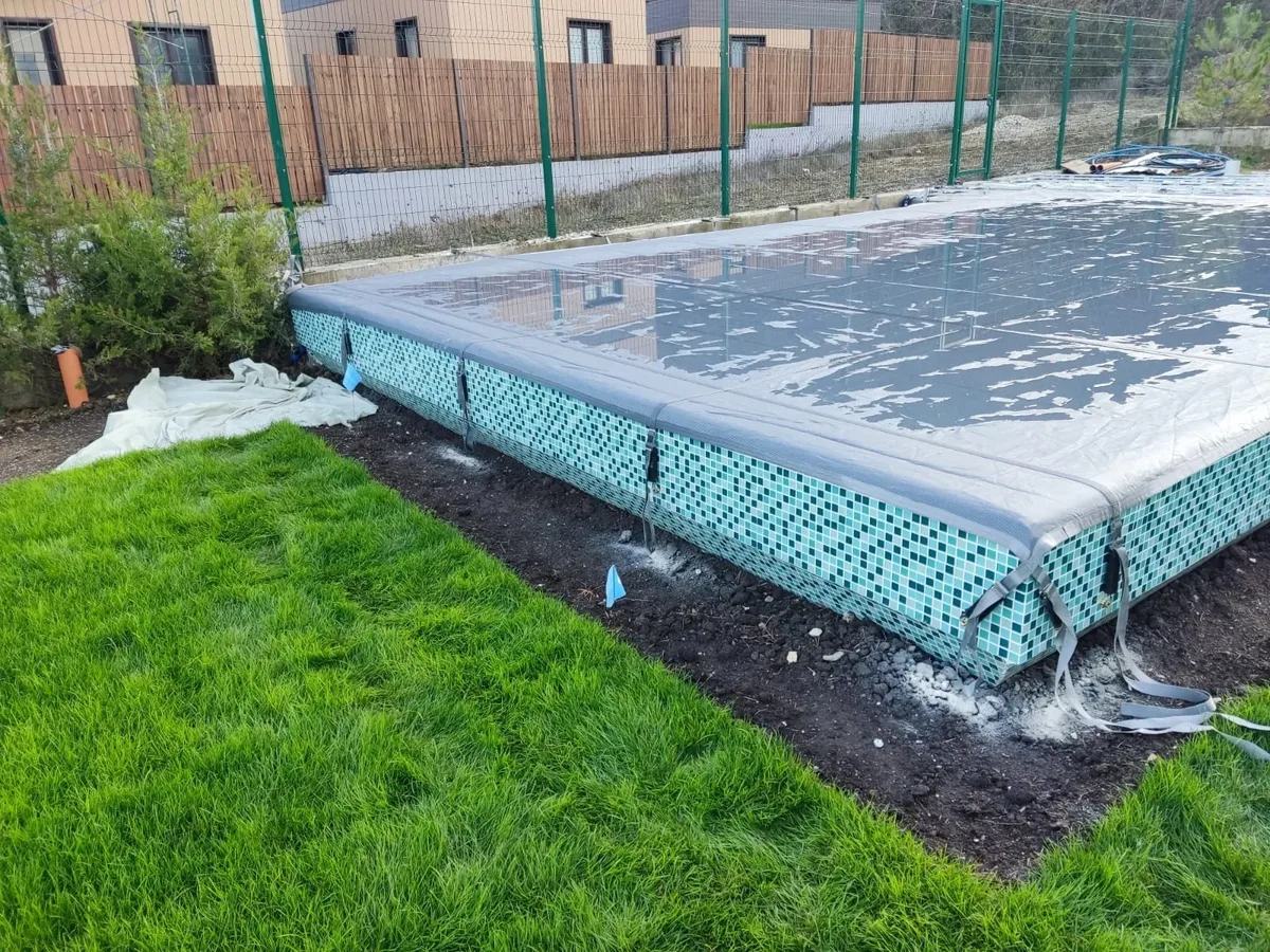 Батутное покрывало на бассейне в Архангельске